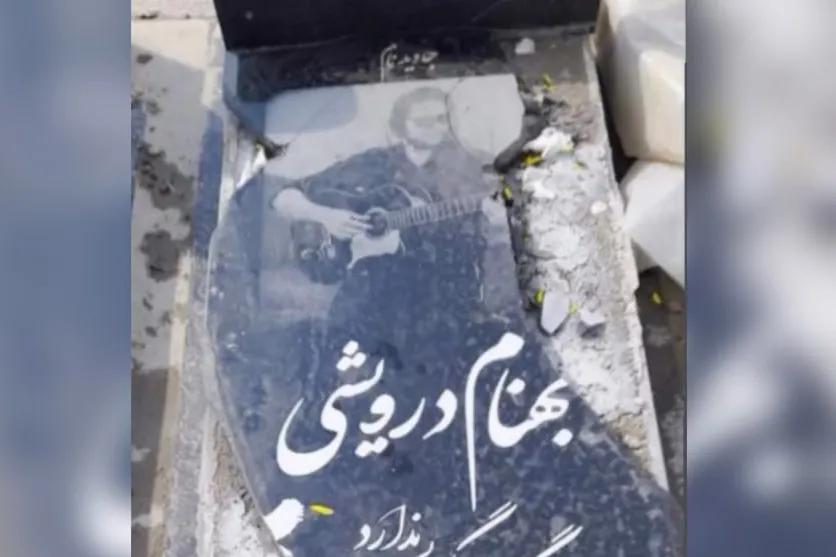 Iran crackdown reaches cemeteries as graves of slain protesters defaced