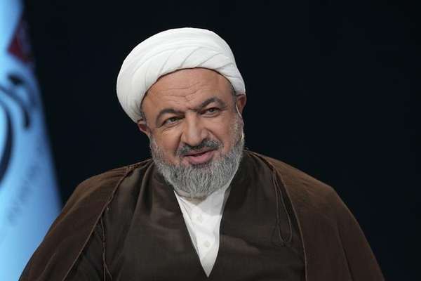 برلماني إيراني: الحكومة تعتزم رفع سعر البنزين إلى 20 ألف تومان