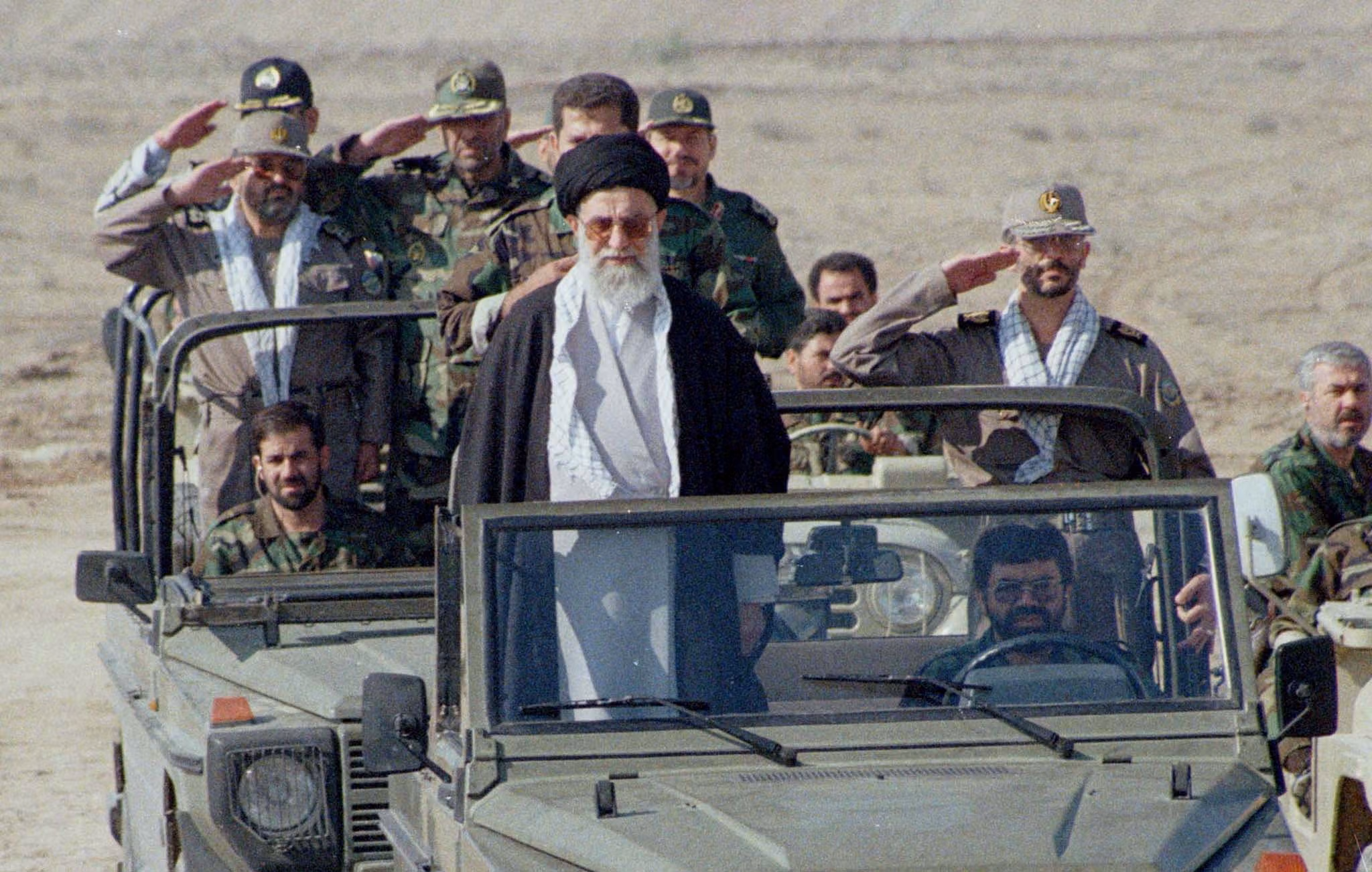 خامنهای؛ رهبری با عینک نظامی و امنیتی