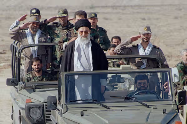 خامنهای؛ رهبری با عینک نظامی و امنیتی