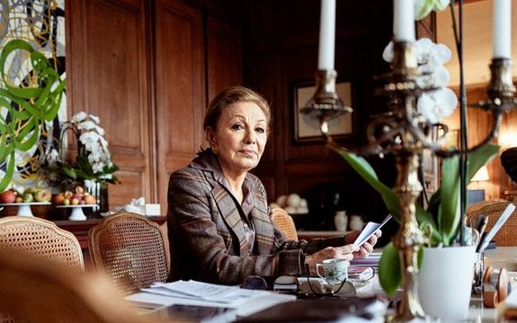 شهبانو فرح پهلوی: نوبل صلح نرگس محمدی، نمودی از اهمیت مبارزات زنان ایران در نگاه جهان است