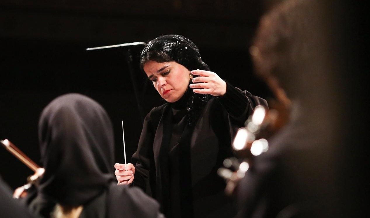 In a first since 1979 Revolution, a woman conducts the Tehran Symphony 