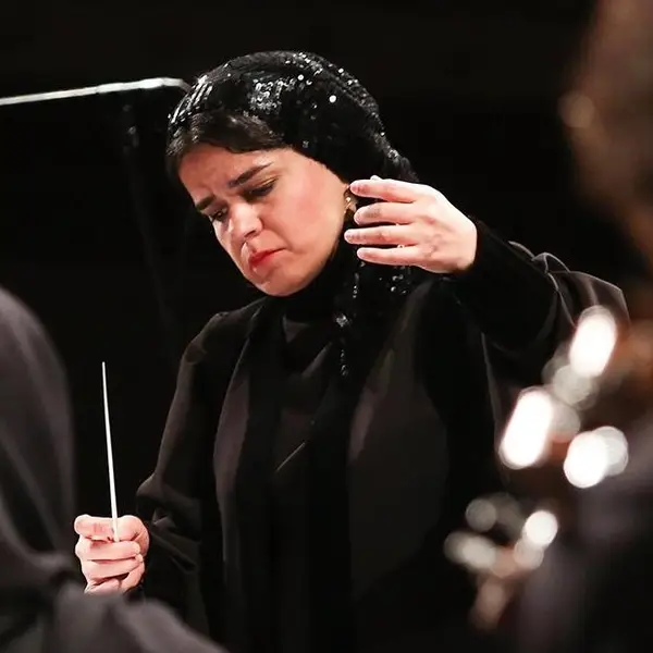 In a first since 1979 Revolution, a woman conducts the Tehran Symphony