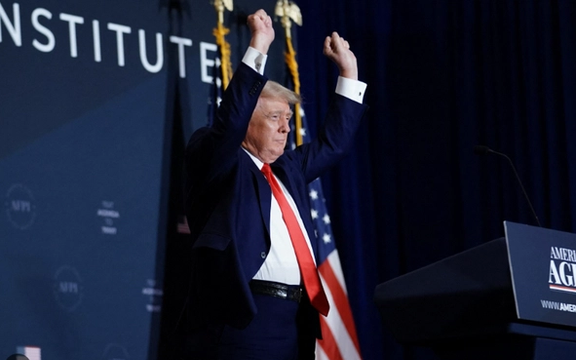 واشینگتنپست: تیم انتقالی ترامپ، قوانین فدرال انتقال را نادیده میگیرد