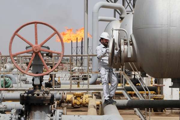القلق من فشل المفاوضات بين إيران وأميركا يرفع أسعار النفط عالميا