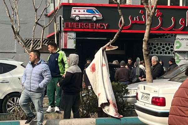 یک عضو کادر درمان دستکاری در آمار کشتههای اعتراضات در بیمارستانها را تایید کرد
