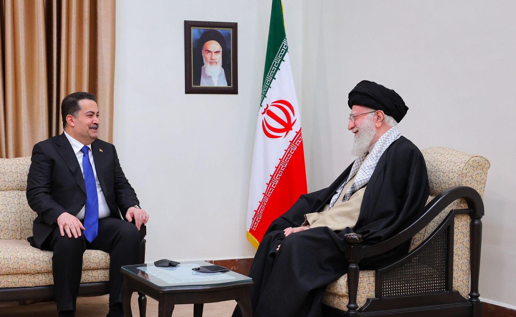 خامنه‌ای با اشاره به قصد آمریکا برای گسترش حضور در عراق، خواهان تقویت حشدالشعبی شد