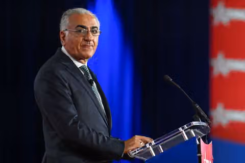شاهزاده رضا پهلوی از کلمبیا برای قطع روابط دیپلماتیک با جمهوری اسلامی قدردانی کرد