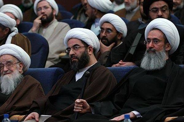 "بيلد" الألمانية: البعض في وزارة خارجية ألمانيا ما زالوا متمسكين بحكم "الملالي"