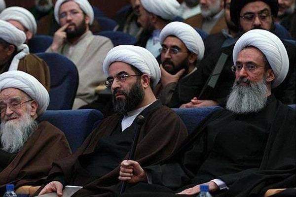 "بيلد" الألمانية: البعض في وزارة خارجية ألمانيا ما زالوا متمسكين بحكم "الملالي"