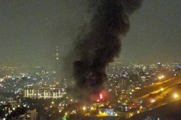سجن إيفين بطهران: حريق هائل وإطلاق نار على السجناء.. وإعلام النظام : سببه حقل ألغام