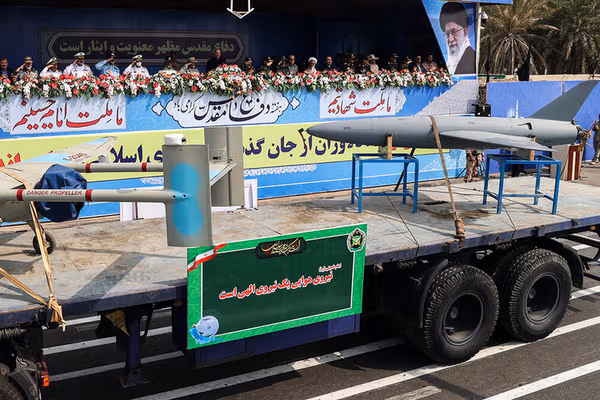 قالیباف، رییس مجلس: درآمد نفتی کم شده اما بودجه نیروهای مسلح را کاهش نمیدهیم