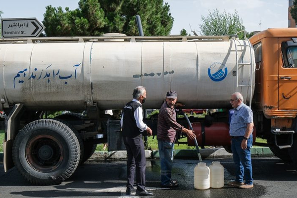 مسؤول إيراني يحذر من "يوم الصفر المائي" في طهران