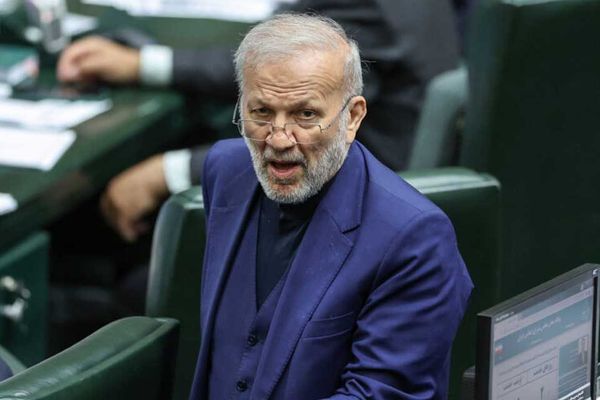 متکی، نماینده تهران در مجلس: مذاکره با آژانس بینالمللی انرژی اتمی باید قطع شود