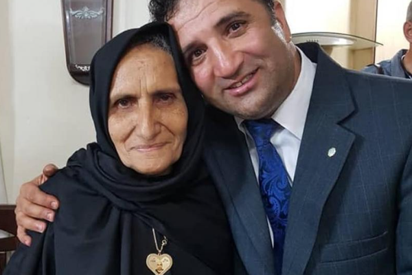 مطالبات من داخل السجون الإيرانية بالإفراج الفوري عن محامٍ حقوقي وتوفير الرعاية الصحية له