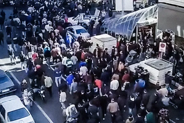 از دی ۹۶ تا دی ۱۴۰۴؛ وقتی اقتصاد به ابزار اعتراض علیه کل نظام بدل شد