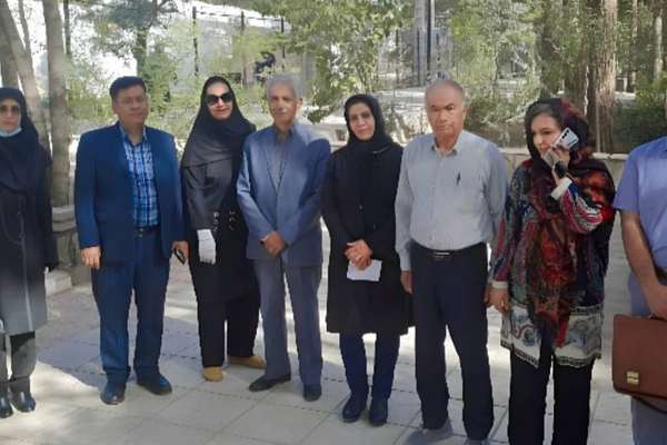 بسبب أنشطتهم النقابية.. محكمة إيرانية تُصدر أحكامًا بالسجن على 8 معلمين