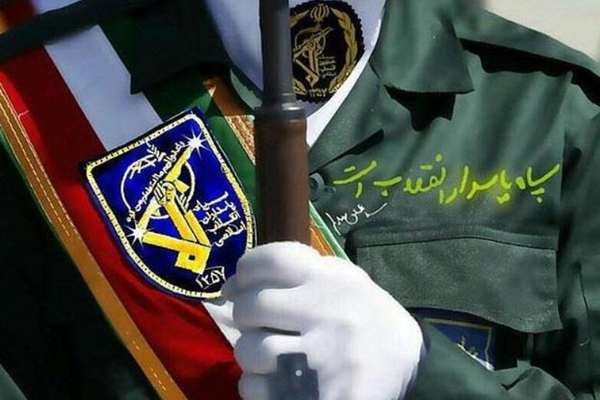 تعلل لندن در تروریستی خواندن سپاه؛ اتهام فروش نمادهای تروریستی در یک مرکز اسلامی