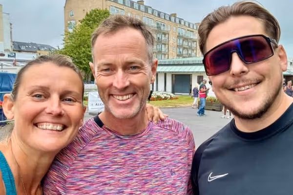 پسر زندانی بریتانیایی در ایران از کمبود شدید غذا و شرایط بهداشتی نامناسب در اوین خبر داد