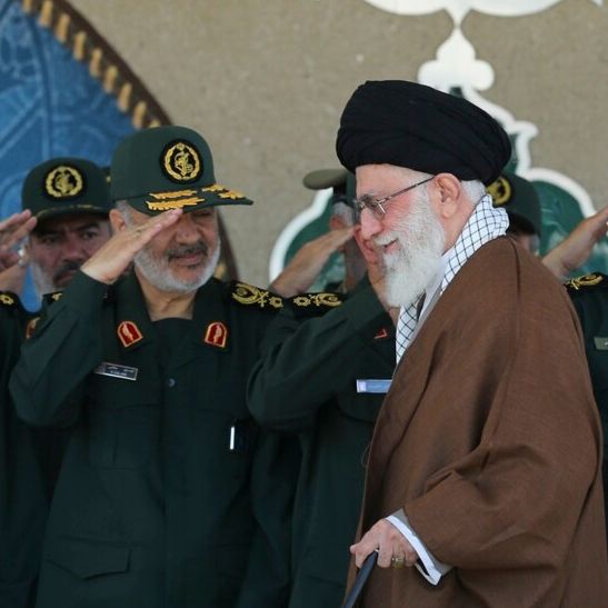 پیامد افشای جلسه خامنهای با فرماندهان سپاه از سوی ایراناینترنشنال: بازجویی ۳نفر در «بیت»