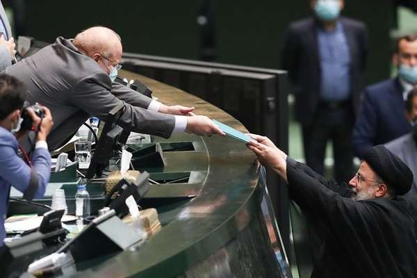 Iran’s Budget Bill Delayed, As Currency Continues To Fall