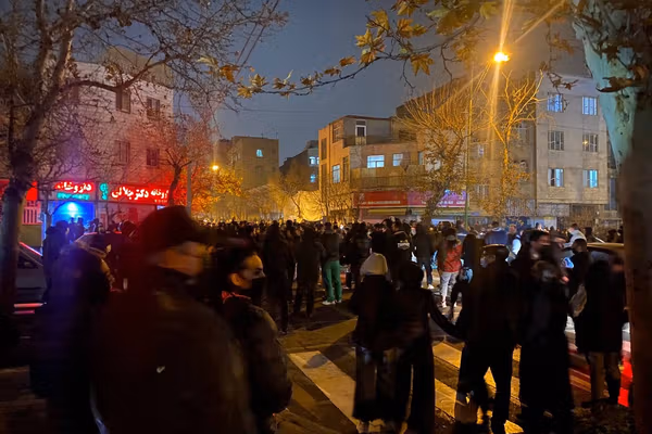 هاآرتص: تورم، تحریم و بنبست سیاسی؛ چرا ایران به نقطه انفجار رسیده است