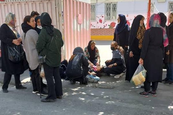 استمرار الهجمات بالغاز السام على مدارس البنات في إيران.. وحالة عدد من الطالبات حرجة