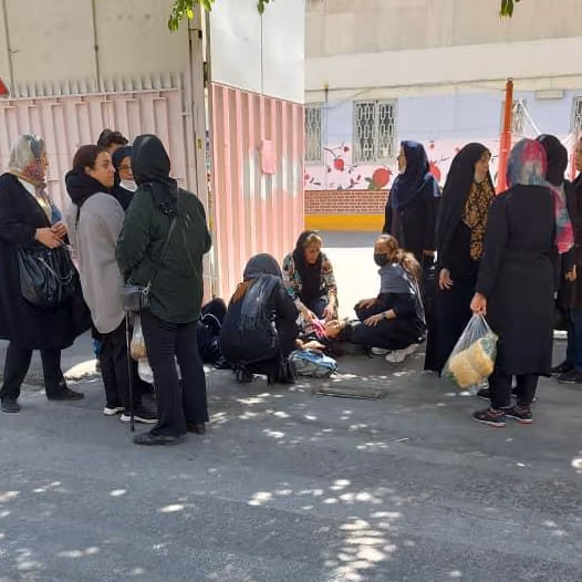 استمرار الهجمات بالغاز السام على مدارس البنات في إيران.. وحالة عدد من الطالبات حرجة