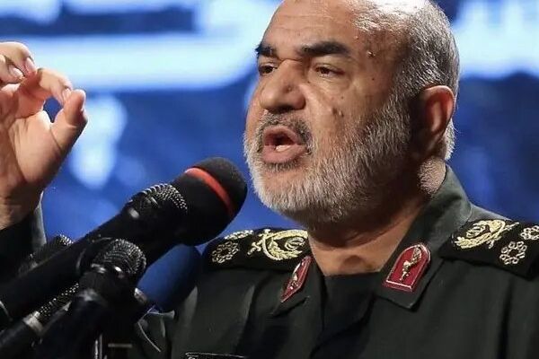 قائد الحرس الثوري الإيراني: جهود الاستخبارات منعت العدو من التوغل في خبايا الأجهزة الأمنية