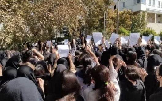 خیزش انقلابی ایرانیان؛ فراخوانها برای به خیابان آمدن و ادامه اعتراضات در چهلم کشتهشدگان