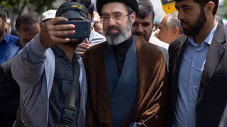 حذف یک یک مخالفان رهبری مجتبی خامنهای