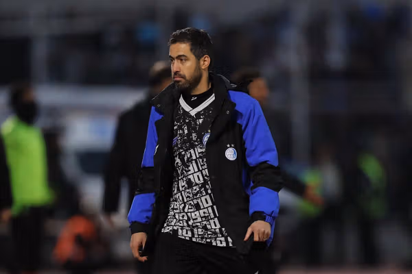 اتهام خسرو حیدری: استقلال، تراکتور و سپاهان را به سود یک تیم دیگر پایین میکشند