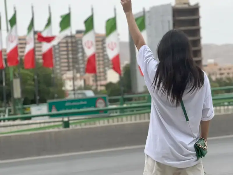 برلماني إيراني يعلن توافق "أركان  النظام" على فرض عقوبة الحجاب الإجباري