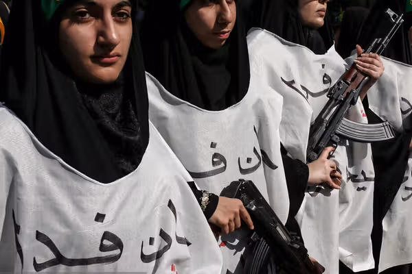 اشغال فضاهای شهری؛ بازگشت به دهه ۶۰ زیر سایه پروپاگاندای جنگ