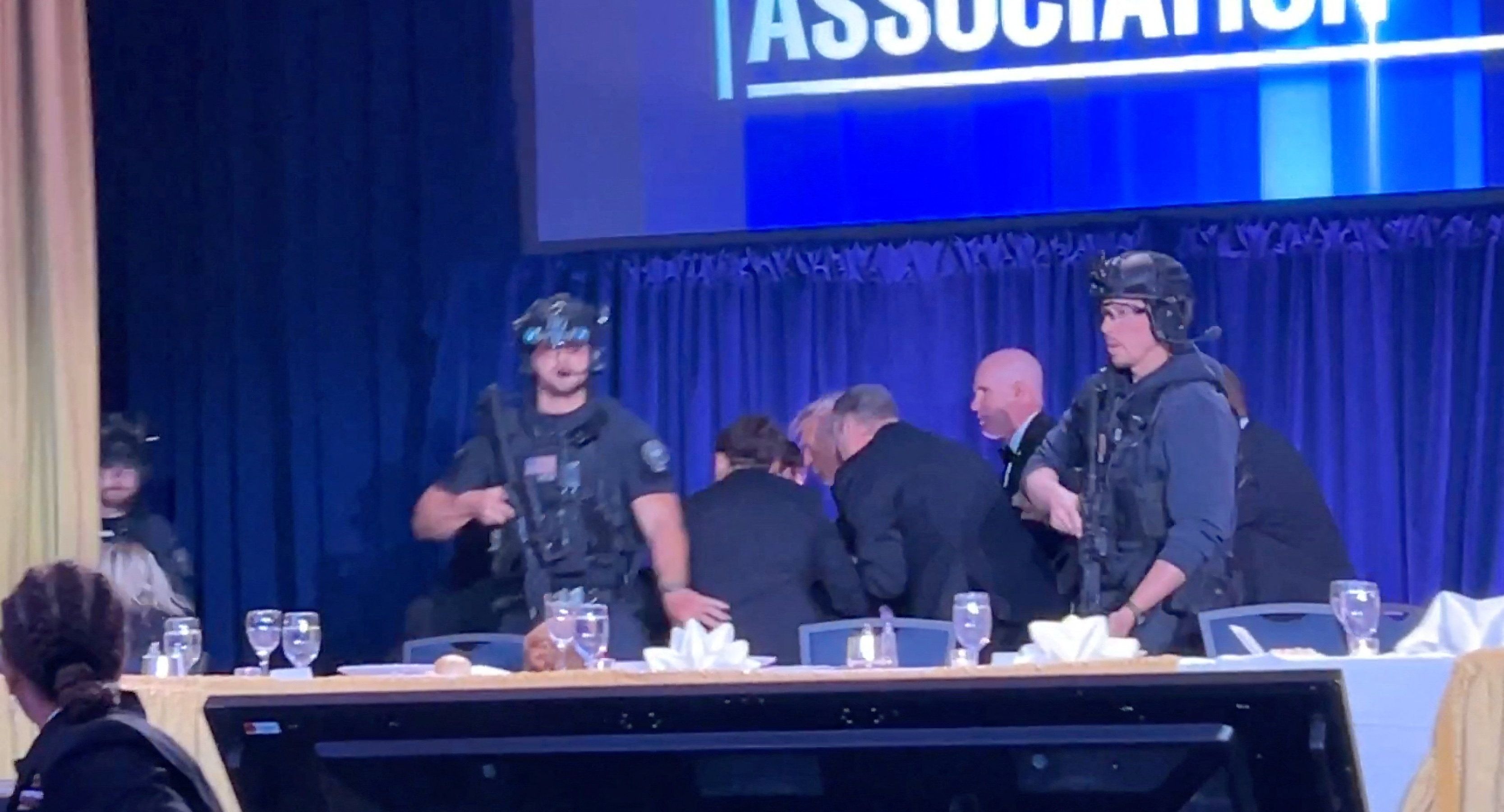 ترامپ: شبی متفاوت در واشینگتن رقم خورد، فرد تیرانداز بازداشت شده است