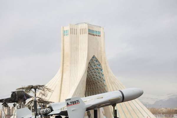 پایان جنگ، حفظ فشار؛ بگذارید جمهوری اسلامی از درون فرو بپاشد