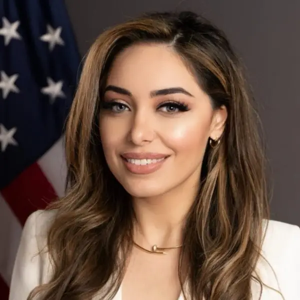مورا نامدار، آمریکایی ایرانیتبار، دستیار وزیر امور خارجه آمریکا شد