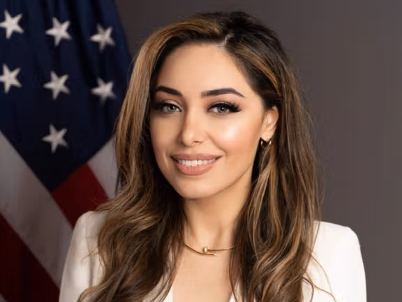 مورا نامدار، آمریکایی ایرانیتبار، دستیار وزیر امور خارجه آمریکا شد