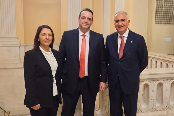 دیدار با وزیر اسرائیلی؛ شاهزاده رضا پهلوی: جامعه جهانی از مردم ایران حمایت کند