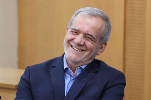 الرئيس الإيراني: لن نشهد انقطاعًا للتيار الكهربائي في صيف العام المقبل