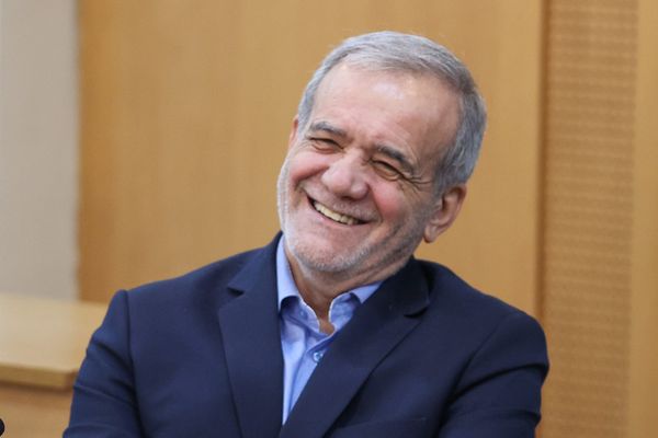 الرئيس الإيراني: لن نشهد انقطاعًا للتيار الكهربائي في صيف العام المقبل