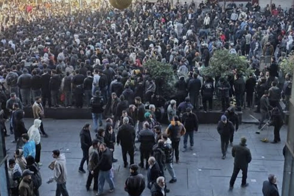 طلاب جامعات طهران يدعون إلى تنظيم تجمعات احتجاجية غدًا الثلاثاء