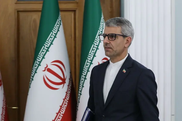 قبل تنصيب ترامب.. إيران تؤكد مفاوضاتها مع دول الترويكا الأوروبية سعيًا لحل أزمتها النووية