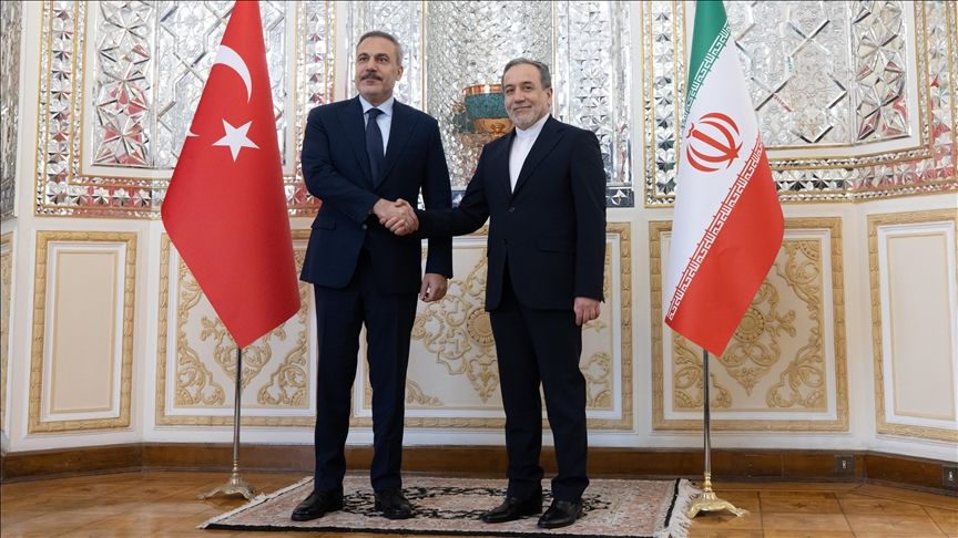 عراقچی به فیدان: ما به سوی ترکیه موشک پرتاب نکردیم