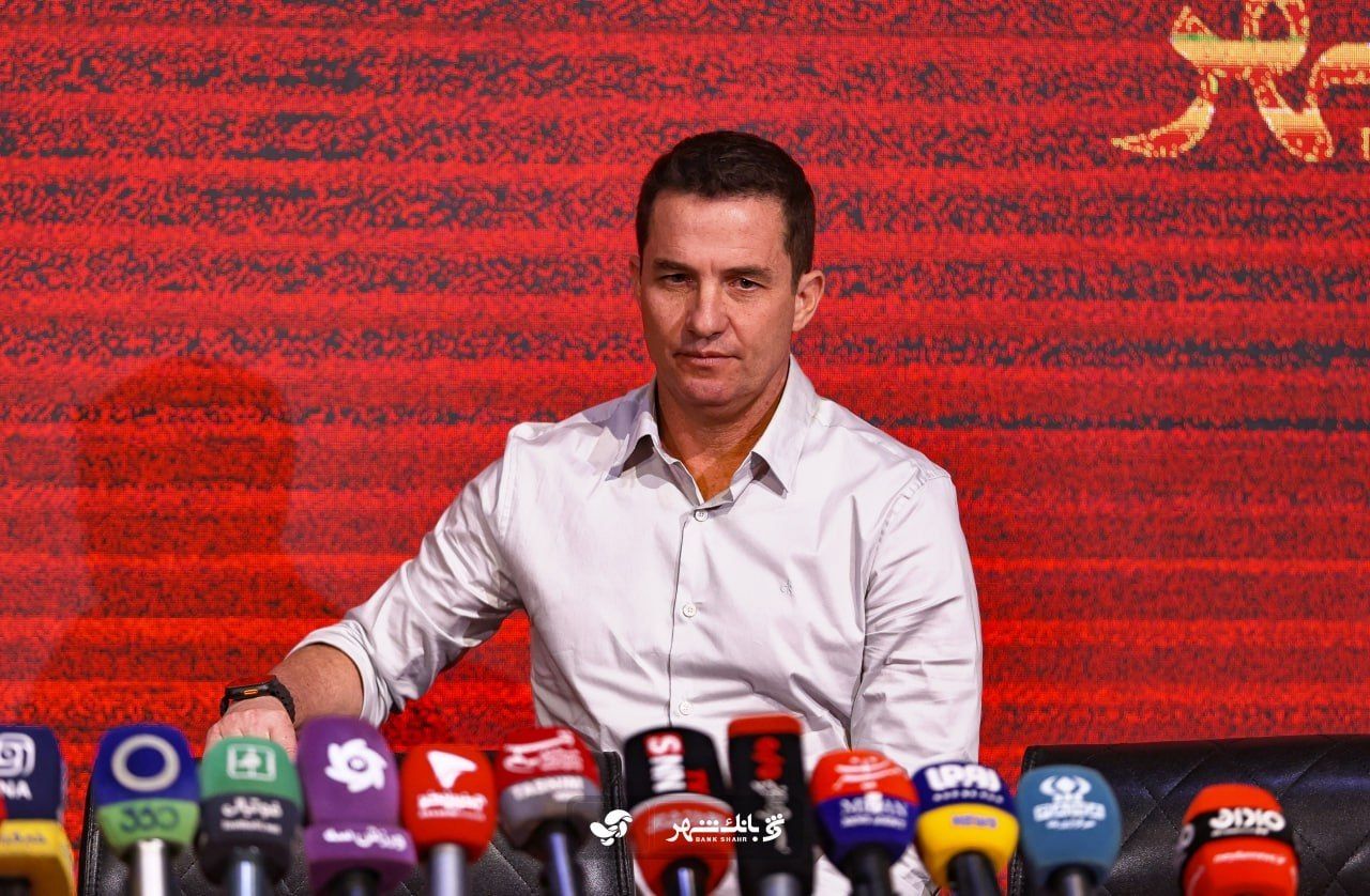 اوسمار به هواداران پرسپولیس:خوشحالم اینجا هستم، همه با هم رویا ببینیم تا به واقعیت بپیوندد