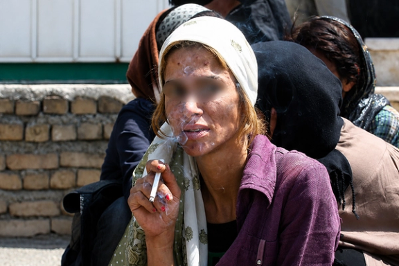 Counterfeit drugs kill 7,000 people annually in Iran
