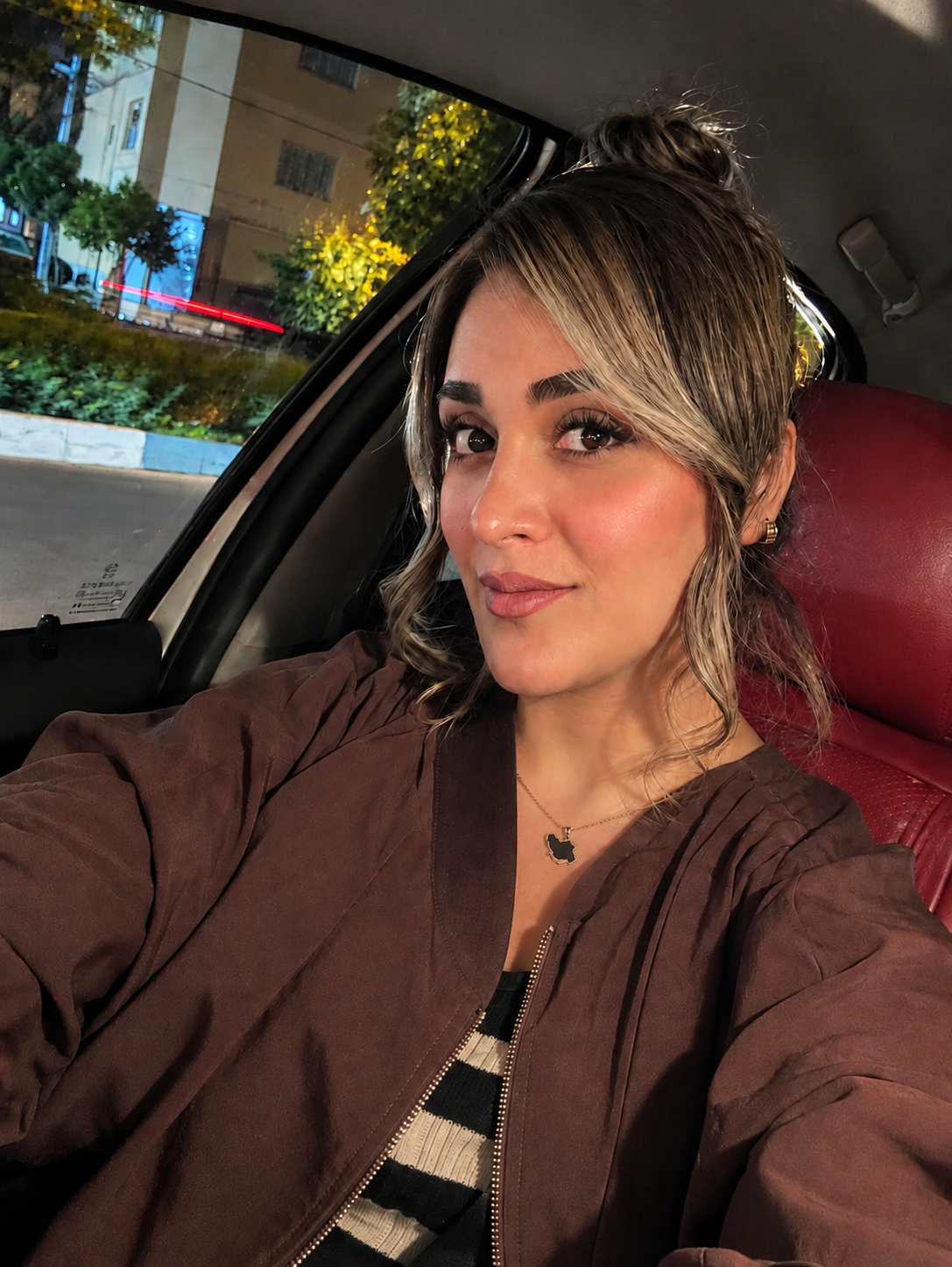 آرزو منوچهری، شهروند ساکن شیراز، به هشت سال زندان محکوم شد