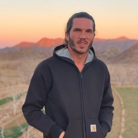 فرنسي مسجون بتهمة التجسس في إيران يكتب رسالة إلى "رئيسي" وفرنسا تدين "دبلوماسية الرهائن"