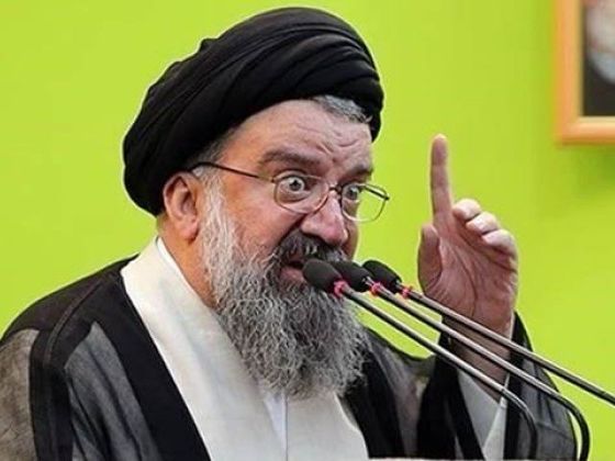 عضو مجلس الخبراء الإيراني: الحجاب نعمة وعلى الرجال عدم ارتداء ملابس ضيقة