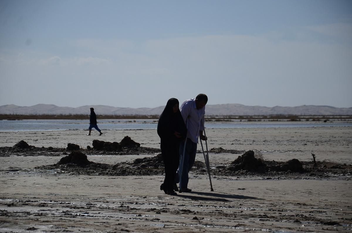 روزنامه اعتماد: فعالیت معادن حاشیه تالاب گاوخونی موجب افزایش انواع سرطان در منطقه شده است